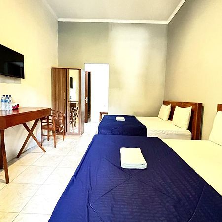 Ketapang Guesthouse Echo Beach Canggu Exterior photo