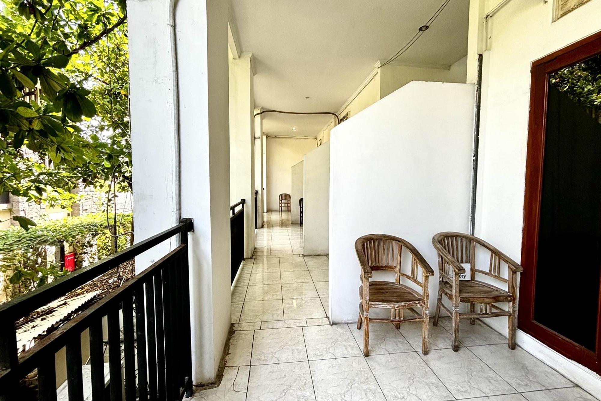 Ketapang Guesthouse Echo Beach Canggu Exterior photo